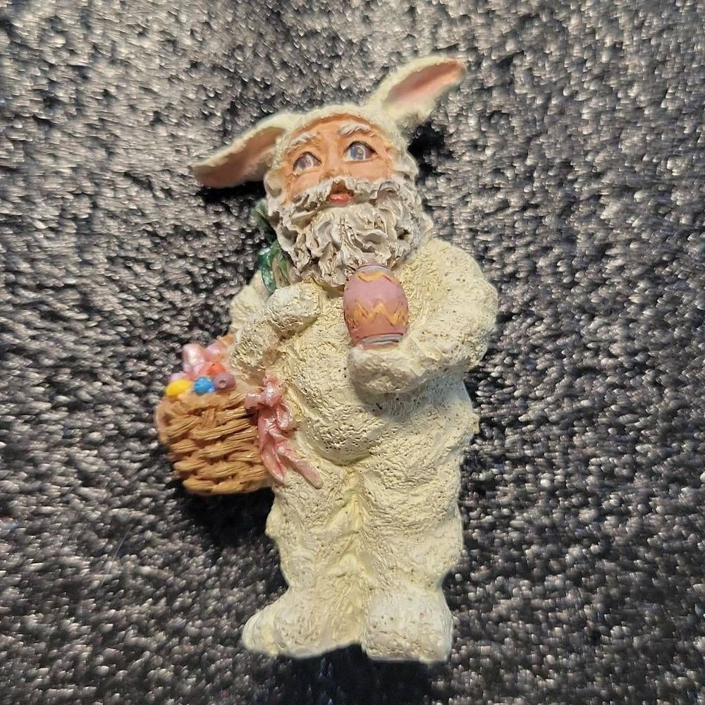 Vintage June McKenna Easter series pin